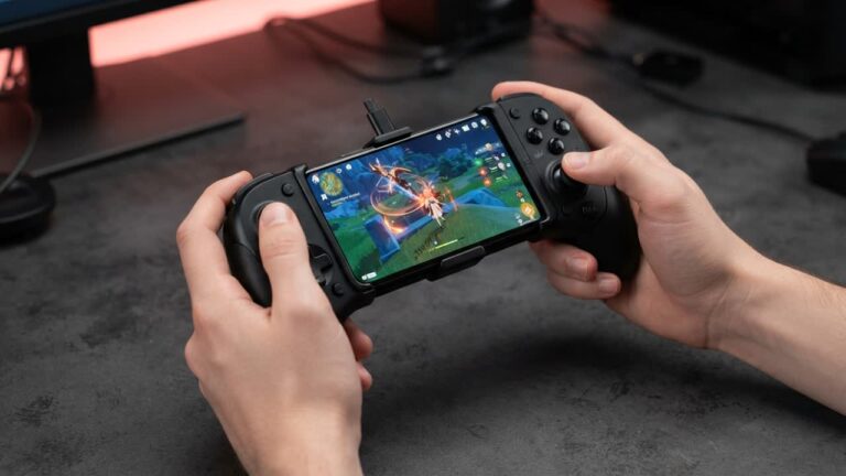 abxylute M4 Snap-On Phone Controller! This Tiny Thing Is a Game Changer!